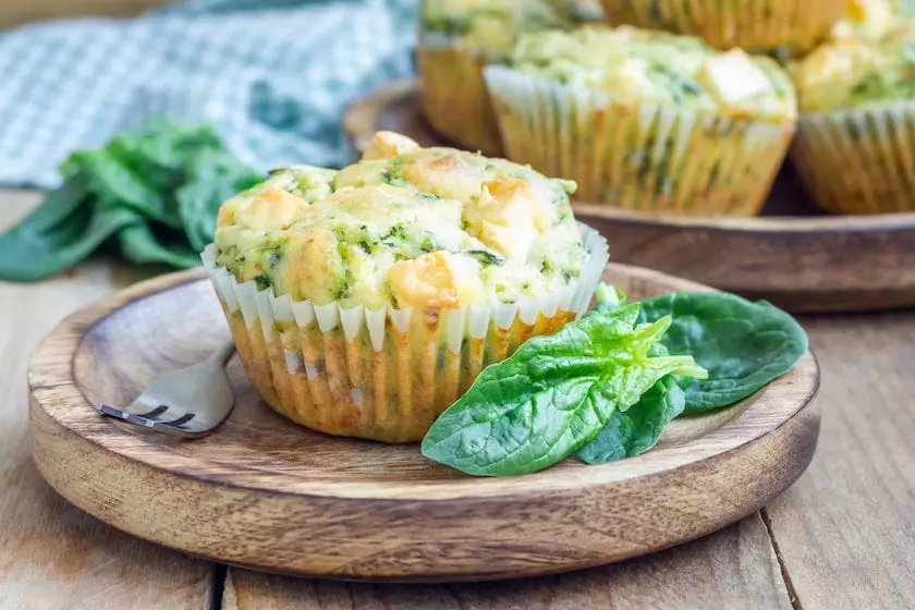 Szpinakowe muffinki. Przepis na dietetyczne babeczki